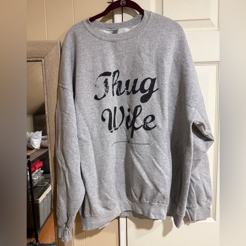 Thug Wife graphic sweatshirt